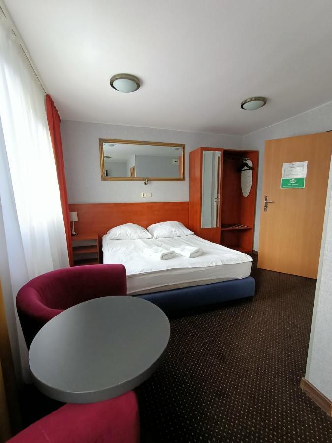 Hotel Pomorski Bydgoszcz Bagian luar foto